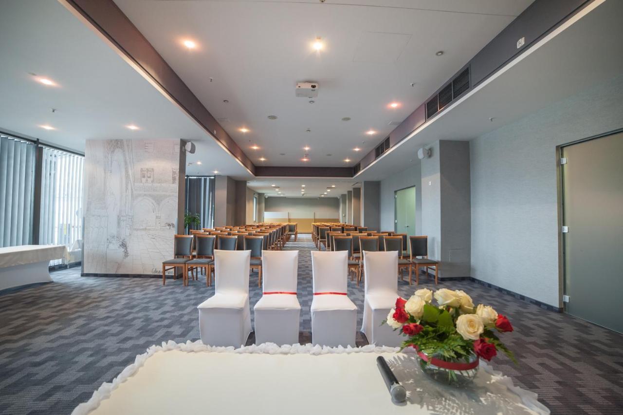 Express Krakow Hotel 크라쿠프 외부 사진